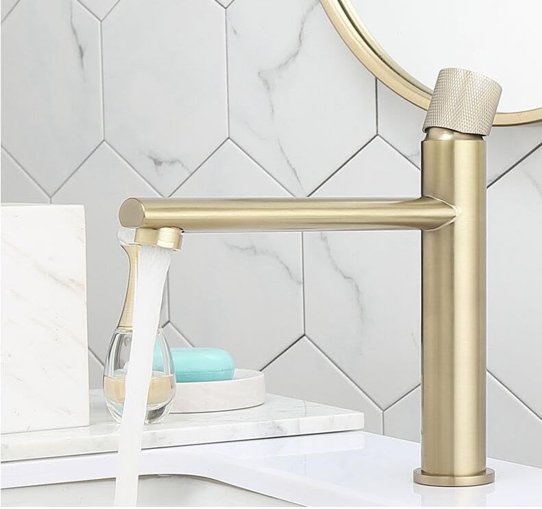 Robinet de lavabo en laiton doré brossé pour une salle de bain moderne