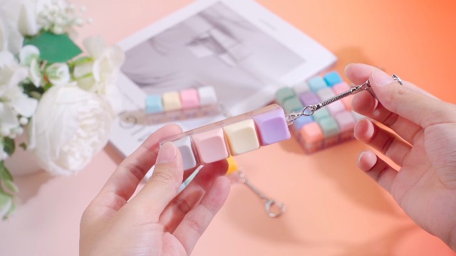 Amazon.com: VioraWhite 16 Pcs Keyboard Fidget Keychain Fidget
