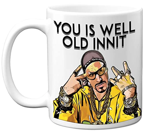 Divertida taza de cumpleaños de Ali G para hombres y mujeres, con texto en inglés 'Well Old Innit', regalo de cumpleaños para amigos, tazas de café de cerámica de 11 onzas, taza de broma de humor