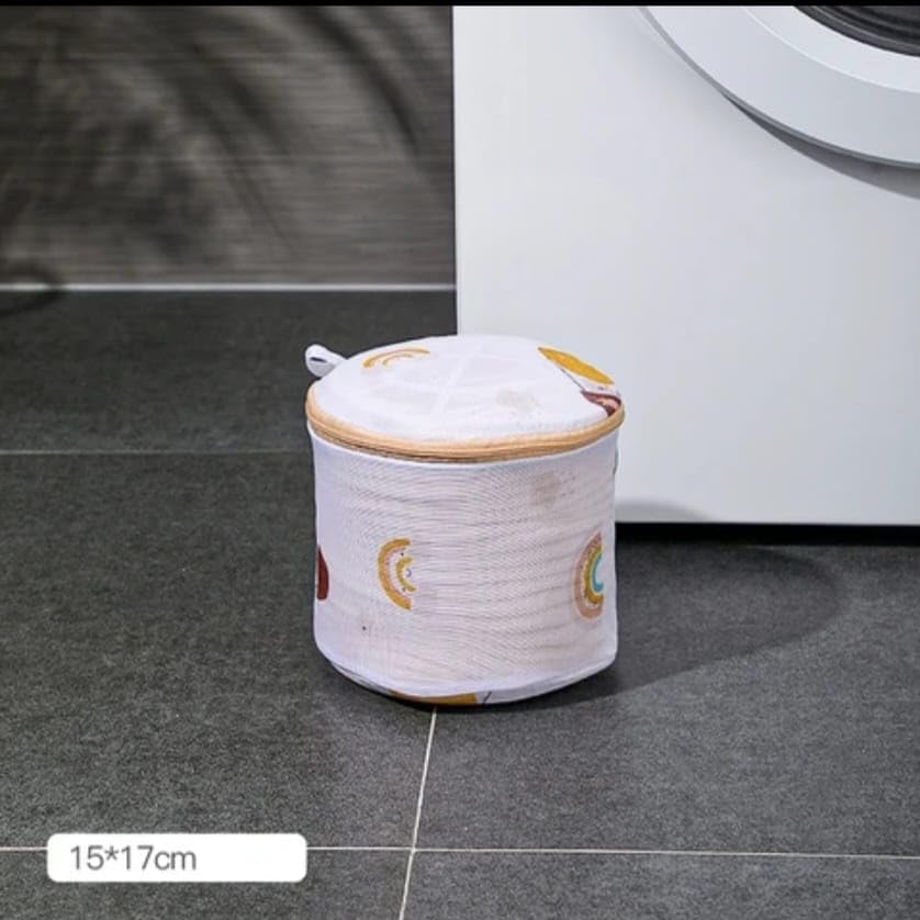 Image of HomeCloud Mesh Laundry Clothes Washing Bag with zip lock for Delicate Clothes, Stockings, Underwear, Bras & Lingerie for Washing Machine| Pack of 5 (Beige)