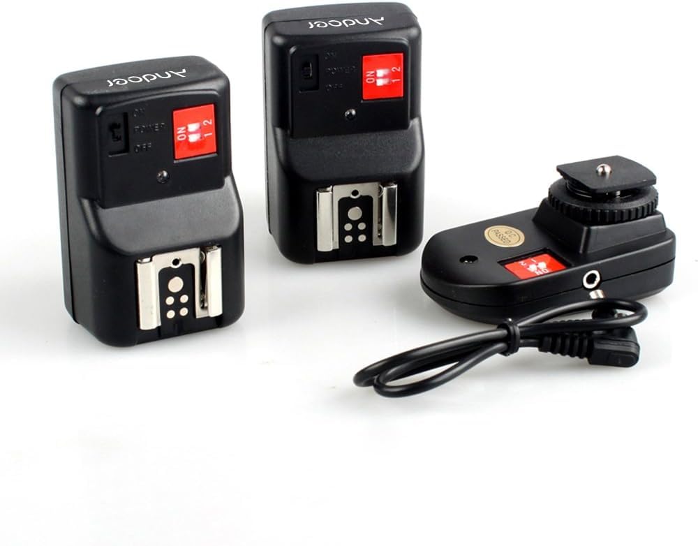 Andoer PT-04GY 4 Canali Senza Fili a Distanza Speedlite Flash Trigger Universale 1 Trasmettitore e 2 Ricevitori per Canon Nikon Pentax Olympus