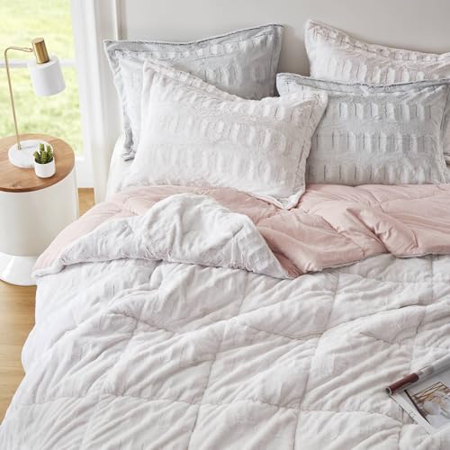 Image of Madison Park Soft Plush Comforter Long Faux Fur Design, Mid Century, Modern All Season Down Alternative Bedding Set with Matching Sham, Full /Queen, Gia, Blush /White 3 Piece