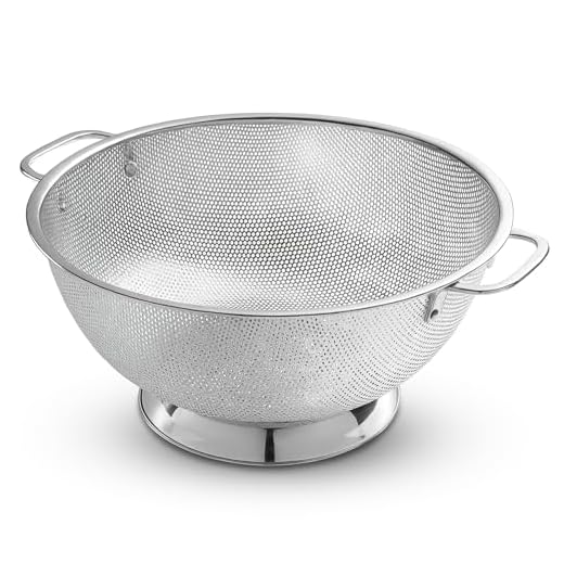 Bellemain Micro-perforated Stainless Steel Colander-Dishwasher Safe (5-Quart)