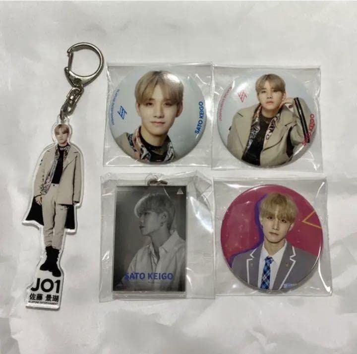 Amazon.co.jp: 佐藤景瑚 アクスタ アクキー 缶バッジ グッズ 売り  