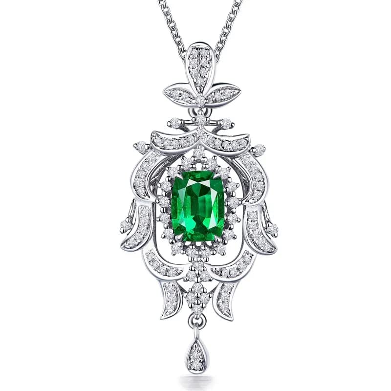 Collier pendentif émeraude simulé pour briller lors d'un banquet de mariage