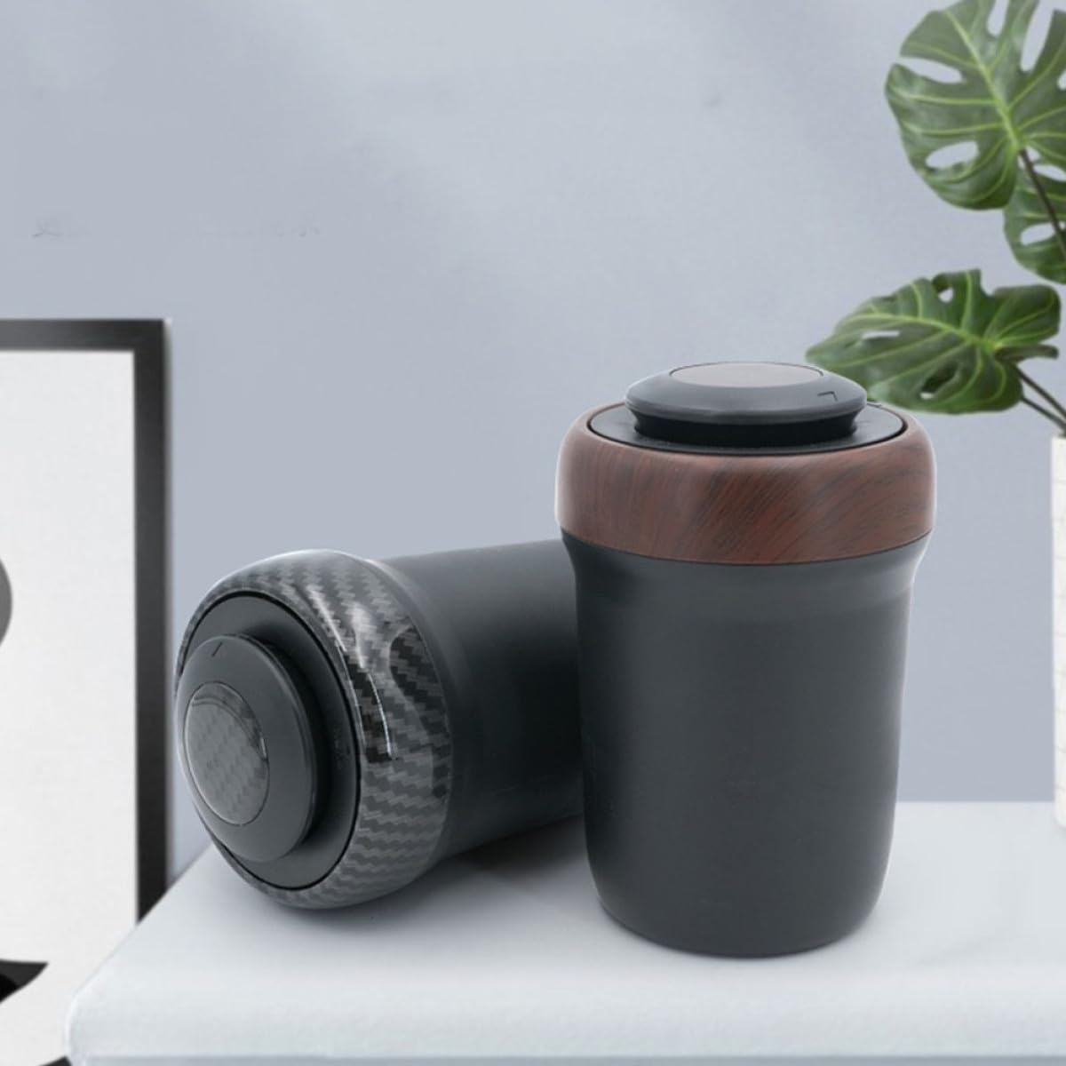 ERINGOGO 2 Szt. Praktyczny Odłączanych Popielniczek Samochodowych z Podświetleniem i Zapalniczką Ceramiczny Pojemnik Popiół Do Auta Łatwy Do Czyszczenia i Trwały Design