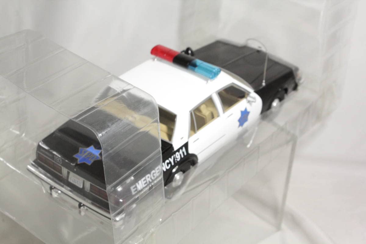 Amazon | MODELCAR 1/18 シボレー カプリス SFPD パトカー | ミニカー