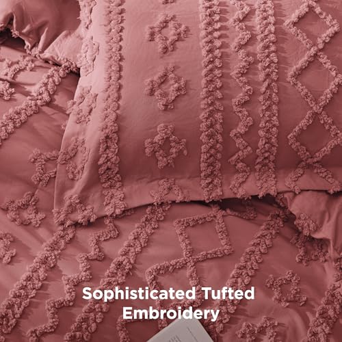 Image of Bedsure Tufted Boho Comforter Set Queen Size - Grayish Pink Boho Bed Set, GentleSoft 3 Pieces Farmhouse-Style Embroidery Bedding, Gifts for Woman, Soft Jacquard Kids' Queen Comforter for All Seasons