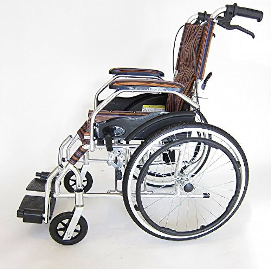 Amazon | カドクラ 自走用軽量アルミ製折りたたみ車椅子