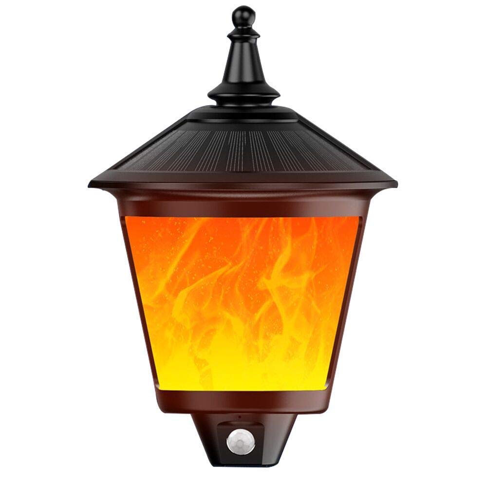 Lampe solaire extérieure étanche contre l'obscurité du porche et du jardin rural