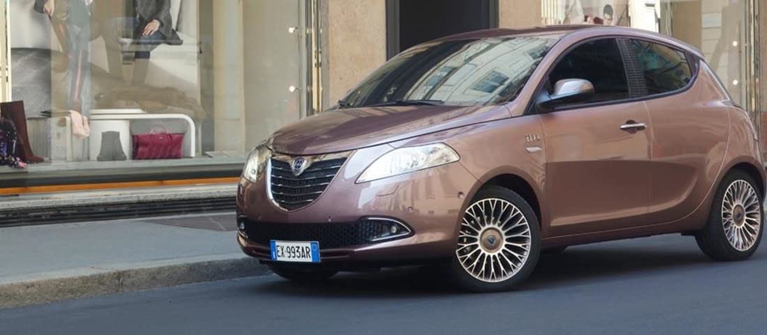 Tappetini compatibili per Ypsilon 3° dal 2011- con clip,1 logo e battitacco