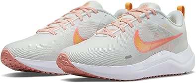 NIKE(ナイキ) ダウンシフター 12 W DOWN SHITER 12 サミットホワイト/ユニバーシティゴールド/ライトマダールート/クリムゾンブリス DD9294-101