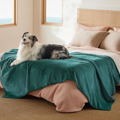 Image of Bedsure Waterproof Blanket for Bed - Sherpa Fleece Waterproof Dog Blankets for Large Dogs, Pet Blankets for Bed /Couch /Dog Crate, Soft Plush Reversible Furniture Protector, Twin Size, 80 inchx60 inch, Green