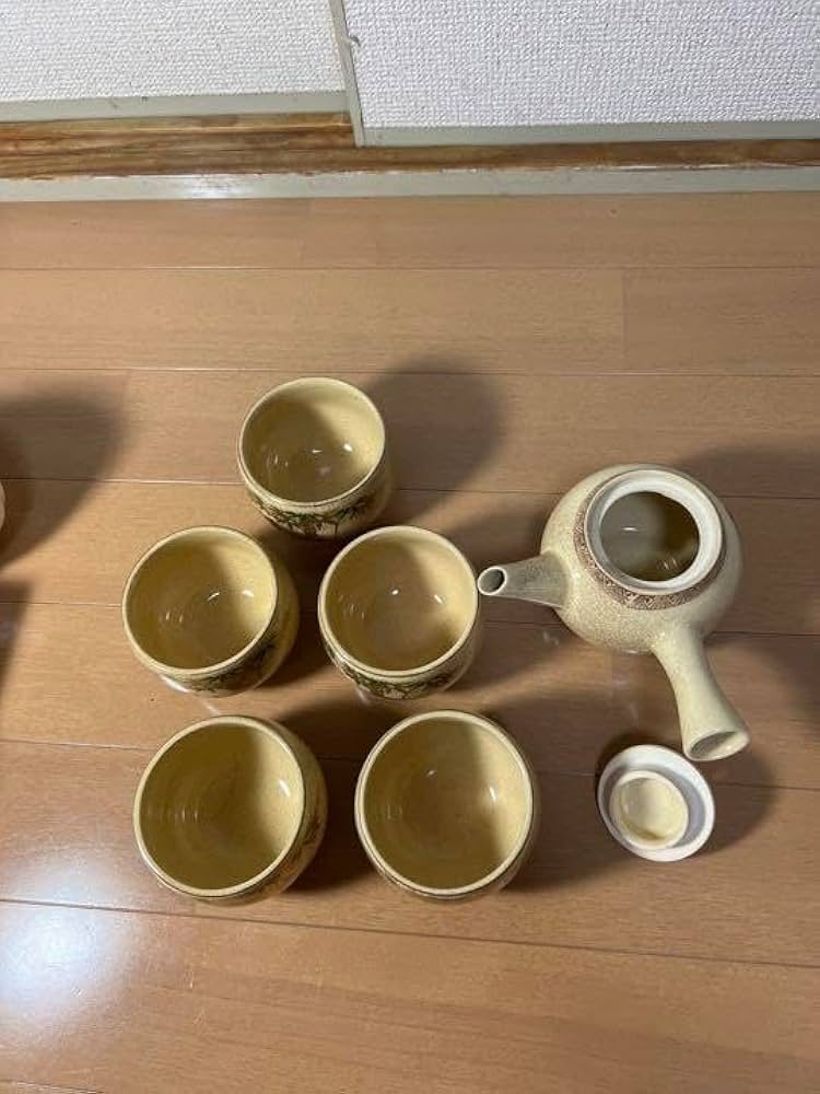 薩摩焼　二点セット Amazon.co.jp: 薩摩焼 茶器セット 急須1 湯呑5 : ホーム＆キッチン
