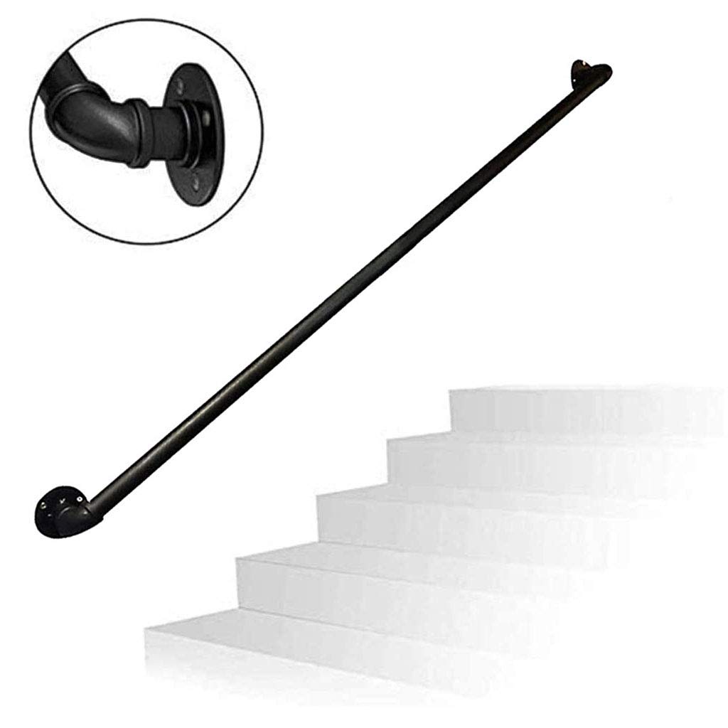 Rampe d'escalier et poteau noir mat pour sécuriser les marches du salon