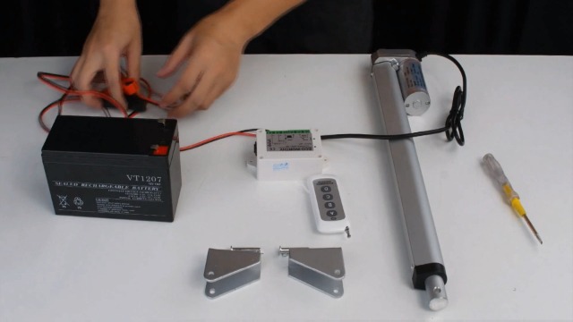Actionneur Linéaire électrique 12V DC - Course 150mm, Force 1500N (150 Kg) - Pour Meuble Motorisé, Lit Médical, Automatisation