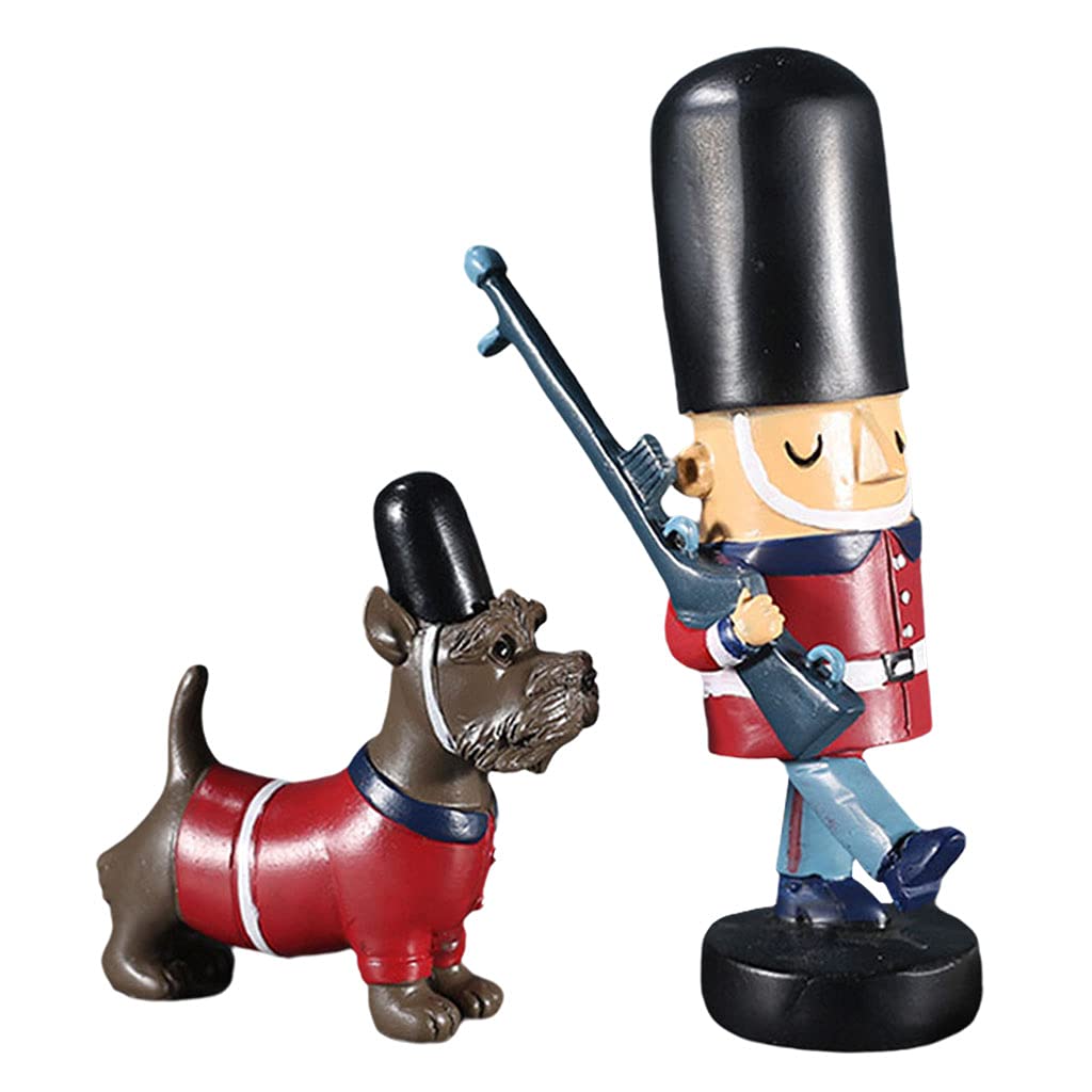 Casse-noisette en bois traditionnel avec figurine chien rouge aux détails soignés
