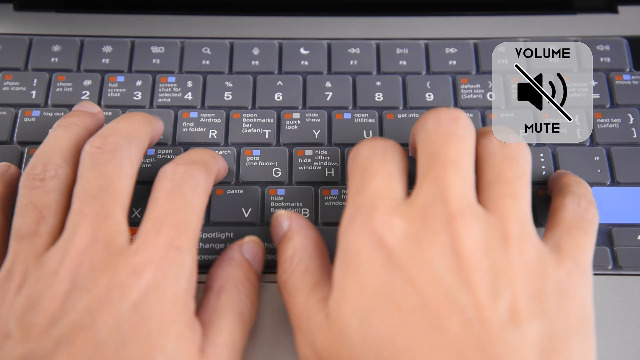 14インチMacBookM1pro 10CPU16GPU US keyboard s-l400.jpg