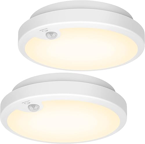 Paquete de 2 luces de techo LED con sensor de movimiento operadas por batería para interiores, lámpara de montaje empotrado inalámbrica regulable de