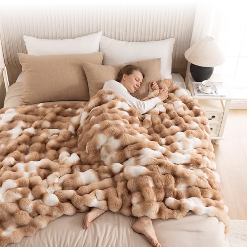 Cozy Faux Fur Throw Blanket for Bed Warm Fuzzy Throw Blanket, Soft Plush Thick Bubble Blankets for Bedroom and Living Room, Furry Luxury Blanket, 60 x 80, Tie-Dye Brown
