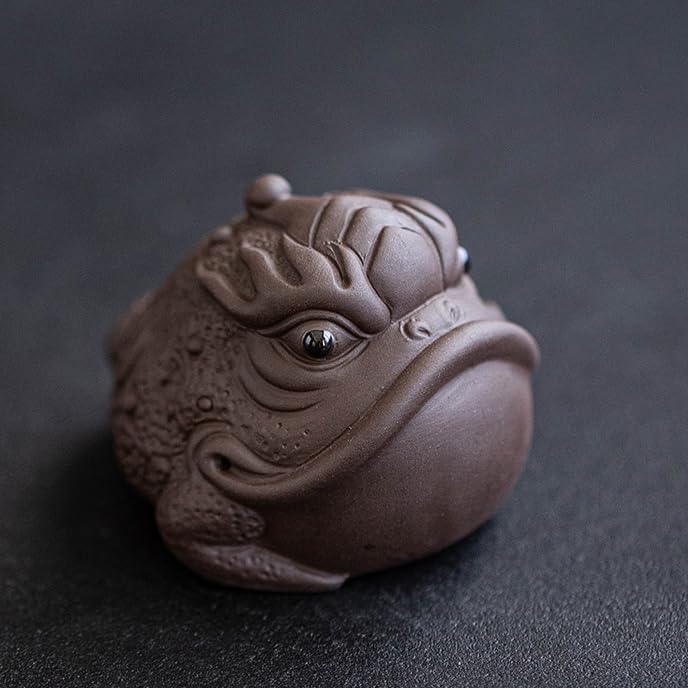 Hormsdar Hand-made Purple Clay Three-legs Toad Tea Pet Frog Statue Kung Fu Tea Tray Decor Tea Lover's Gift Home Office Desk Feng Shui Ornament (Tyrant Purple)