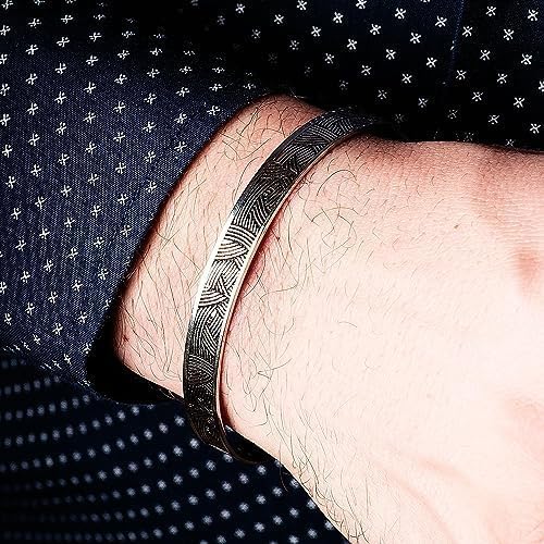 Silbernes Herrenarmband. Manschettenarmband für Herren. Personalisiertes Herrenarmband mit Gravur. Dicke Manschettenmänner. Armband für Ihn. Individuelles Jubiläumsgeschenk in Silber für Männer.