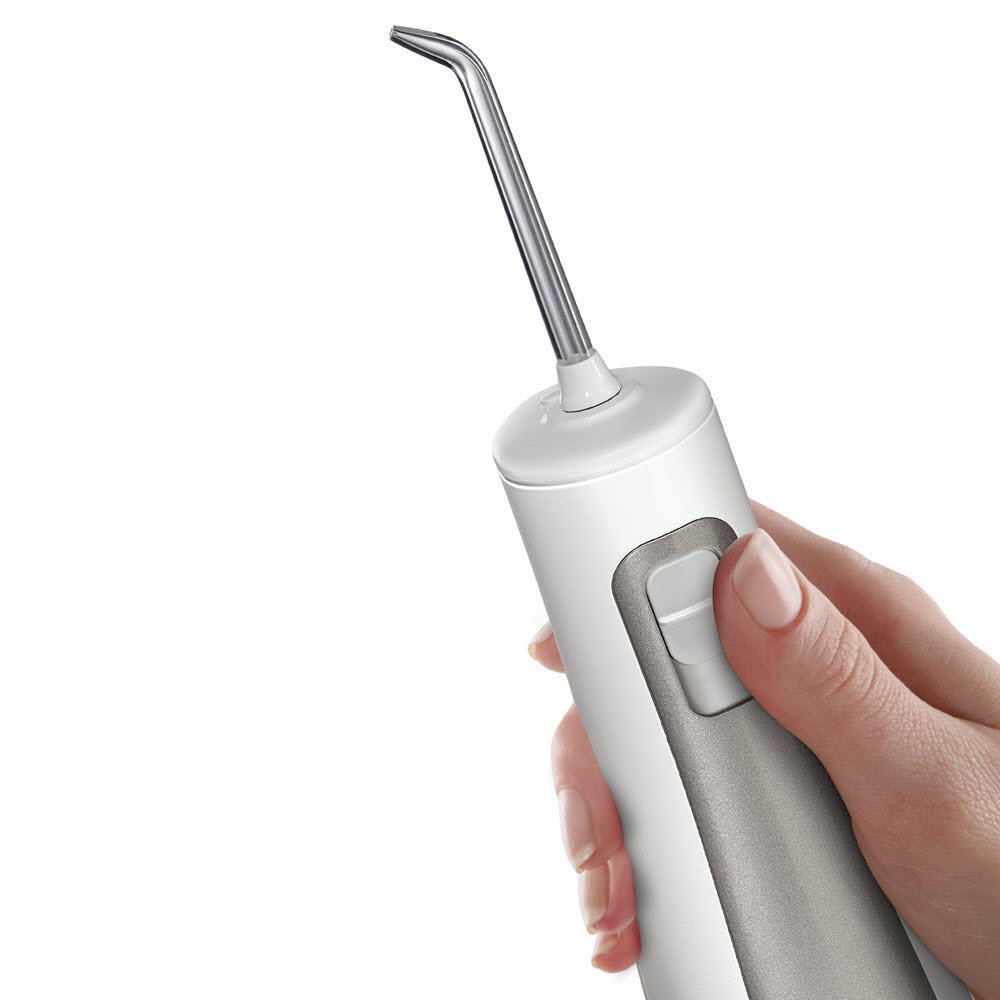 Waterpik Irrigador Inalámbrico con Agua a Presión Portátil con Batería Resistente al Agua para Eliminación de Placa Dental + Irrigador de Sobremesa Profesional