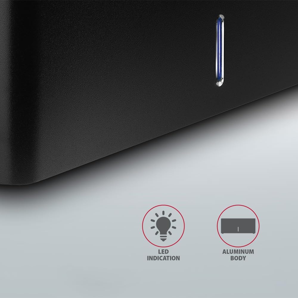 Close-up of AXAGON ADSA-ST Docking Station LED indicator