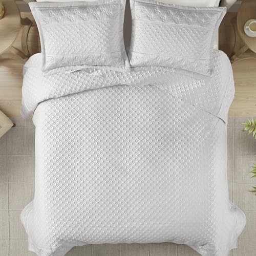 CROSCILL Quilt Set Luxe Ornamental Motif Embroidery Quilting, Oversized Coverlet for King Size Bed, Matte Satin, All Seasons, Lightweight Microfiber Coverlet Bedspread, Shams, Versailles Grey 3 Piece