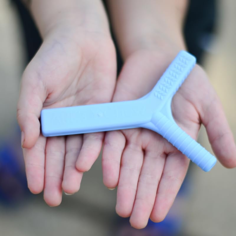 ARK's Y-Chew® Outil de mastication sensoriel pour encourager la motricité de la mâchoire et la formation sonore, disponible en 3 niveaux de dureté (doux, rouge)