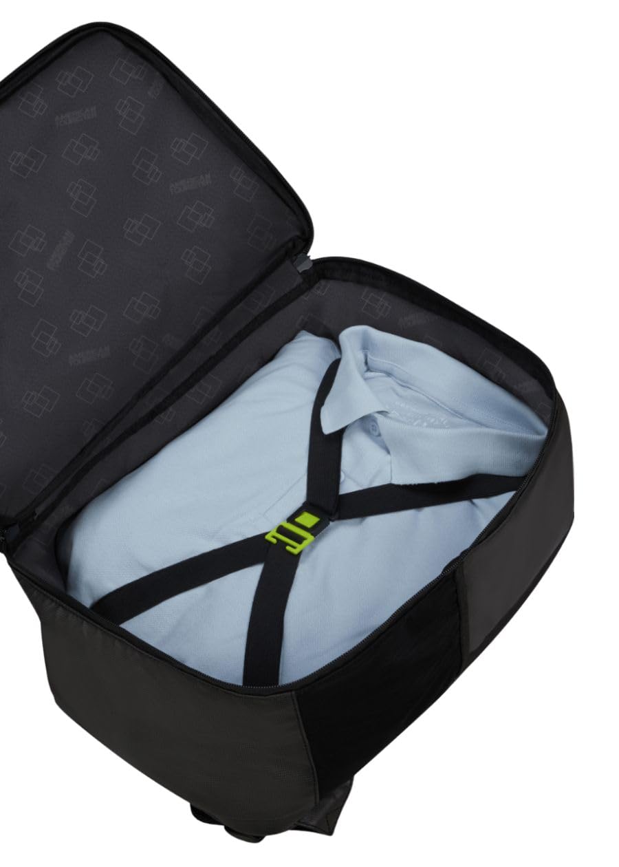 American Tourister Zaino da cabina, comodo, pratico e capiente con chiusura zip. Dispone di un ampio scomparto principale con cinghie fermabiti, vano porta pc, tasca esterna frontale con chiusura zip