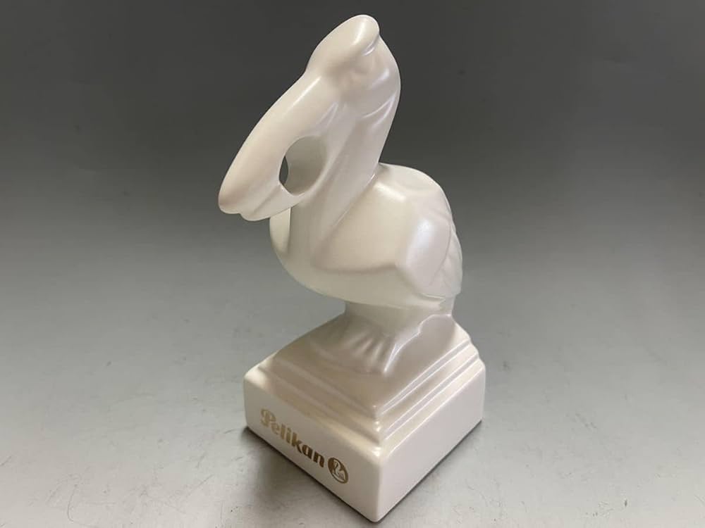 【極稀少】非売品 Pelikan ペンスタンド 大サイズ 白 陶器製 新品■ Amazon.co.jp: 【極稀少品】Pelikan 陶器製 ペリカン ペン置き ペン