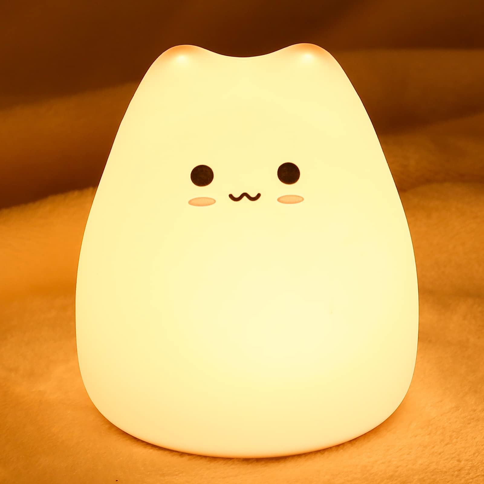 LOVERUIS Luce Notturna Bambini Kawaii Lampada Gatto Lampada Bambini Notturna Cameretta Bambina Ornamentale Regalo Bambina Silicone Morbido Batteria a 7 Colori Gattino Lampada (Agriturismo)