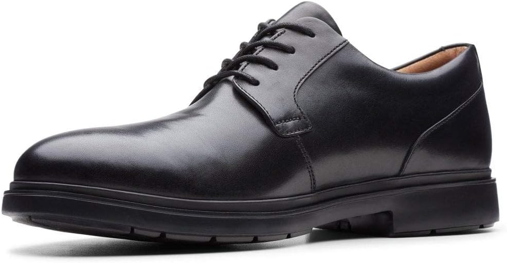 Clarks Un Tailor Tie Leather Shoes in Black