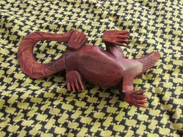 Amazon.co.jp: 本場インドネシア製コモドドラゴン木彫り