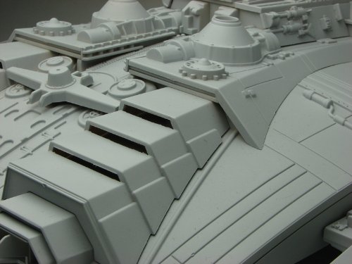 95新品メビウスモデル1/32スケール塗装済み完成品サイロンレーダー宇宙空母ギャ 95新品メビウスモデル1/32スケール塗装済み完成品サイロン