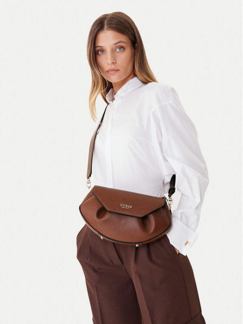 GUESS borsa a tracolla Amorette Flap Crossbody Cognac marrone