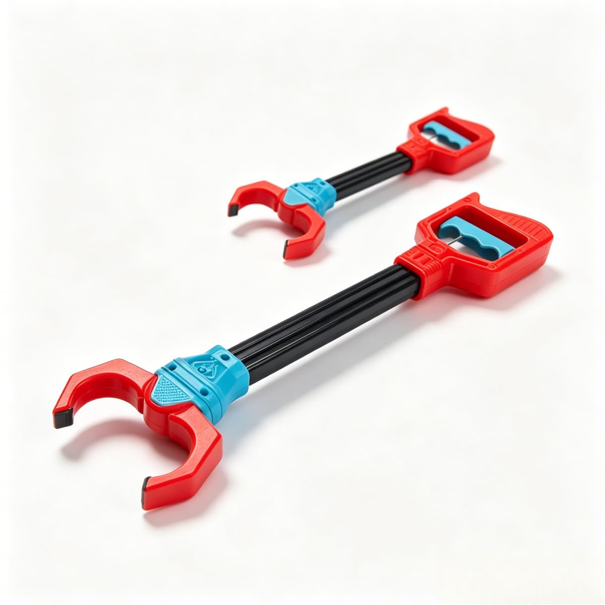 2Pcs Hand Controlled Robot Arm Toy Strong Gripper For Easy Pick Up (Red)