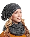 Der Strickschal sowie die Mütze eignen sich sowohl für den Winter als auch für Frühjahr und Herbst. Somit kann das Hilltop Kombi Set lange getragen werden und Sie wärmend durch die kalten Tage des Jahres begleiten.