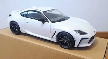 新品未開封 1/30スケール】トヨタ GR86 ミニカー Amazon.co.jp: トヨタ