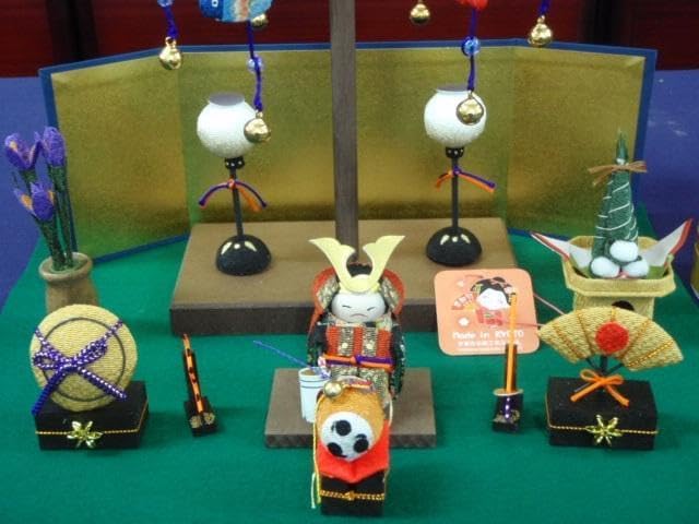 値下!即納♪●新品♪高さ37cm ちりめん五月人形 吊るし輪飾り 兜飾り 日本製 ♪高さ37cm ちりめん五月人形 吊るし輪飾り 兜飾り 京都龍虎堂製