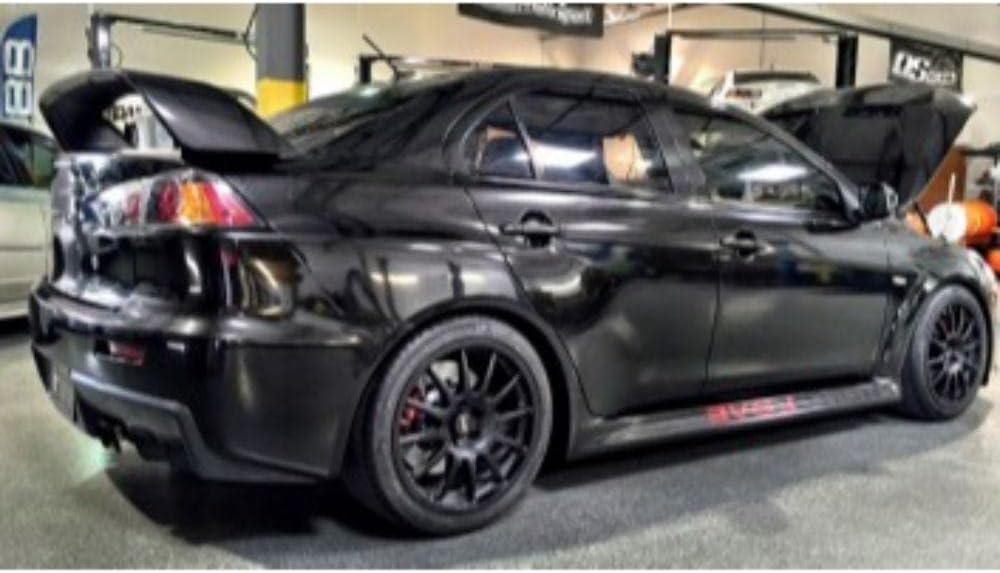Avery SW900-192-M Gloss Black Metallic 5ft x 30ft (150 Sq/ft) Supreme Vinyl Car Wrap Film