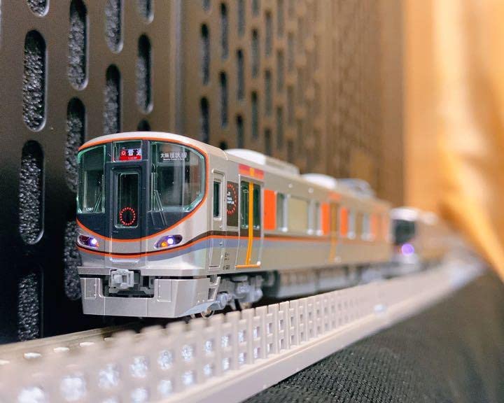 Amazon.co.jp: カトー JR323系 大阪環状線 4両基本セット 10