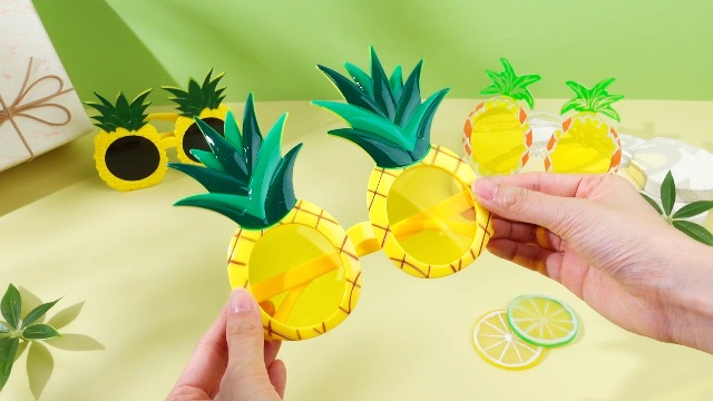 Amazon.com: Sratte 6 Pairs Pineapple Sunglasses for Adults  display picture 3