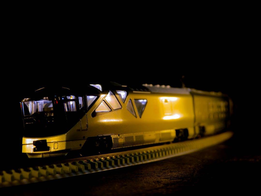 KATO E001形 四季島 Nゲージ　カトー純正室内灯付き KATO E001形 四季島 Nゲージ カトー純正室内灯付き