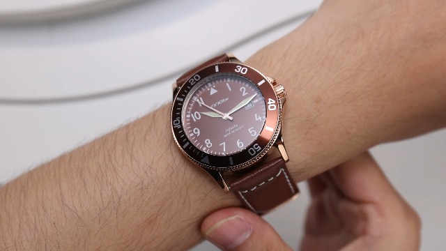 Montre Classique Homme SINOBI - Cadran Chiffres Arabes - Calendrier Date - Étanche - Cuir Ou Acier