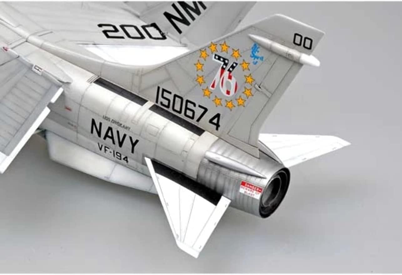 Trumpeter 1/32 F8J Crusader US Navy Fighter Model Kit