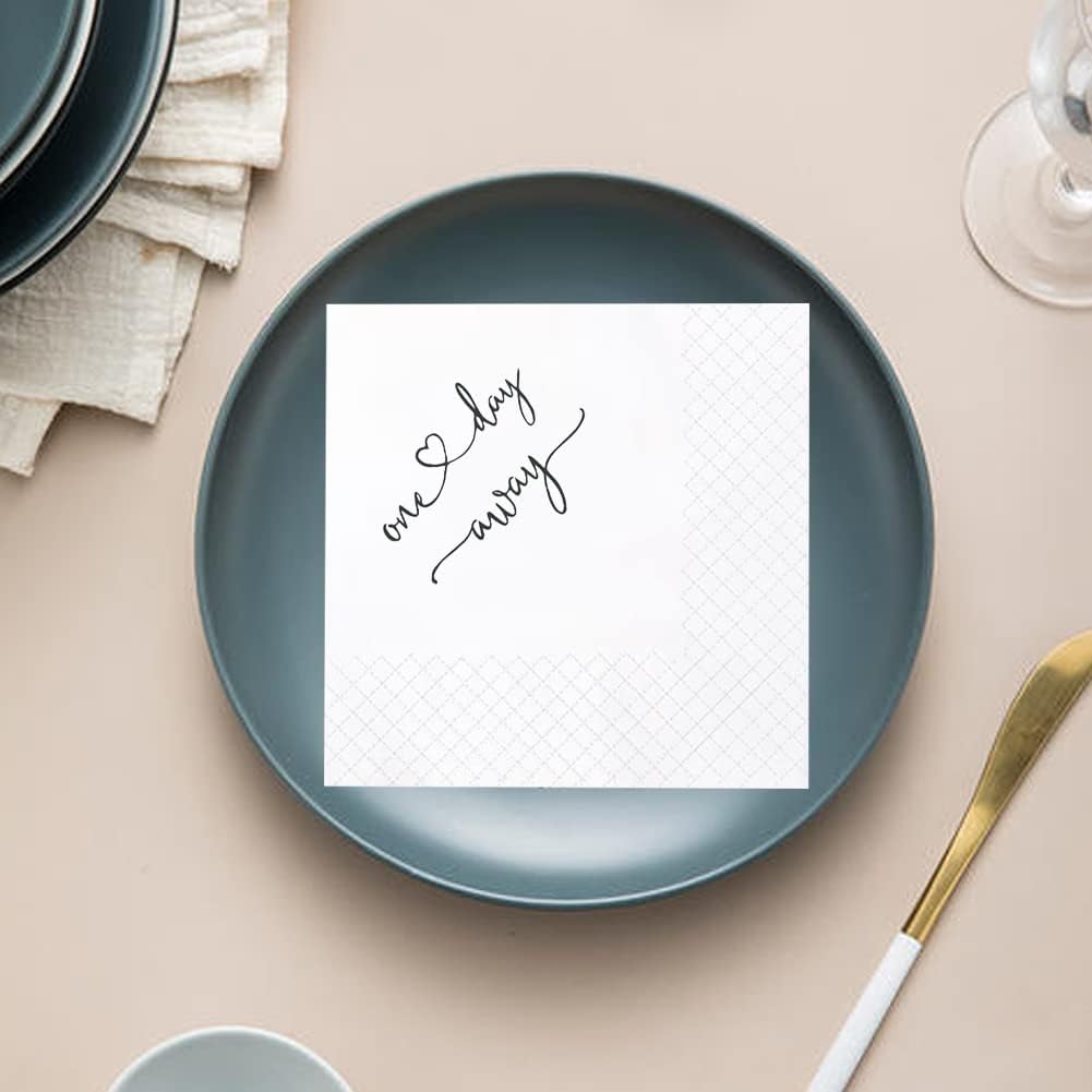 Servilletas de cóctel para cena de ensayo de un día, servilletas de papel a granel para cena de ensayo, boda, decoración de mesa de bebidas, 2 capas, 5 x 5 pulgadas (100, negro)