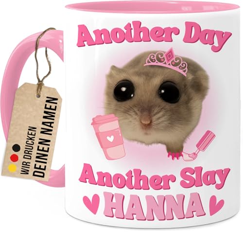 Tassenliebling Sad Hamster Tasse personalisiert mit Namen - Rosa - Meme Lustige Tasse - Another Day Another Slay - Geschenkidee für Frauen Freundinnen & Kolleginnen - Abschiedsgeschenk
