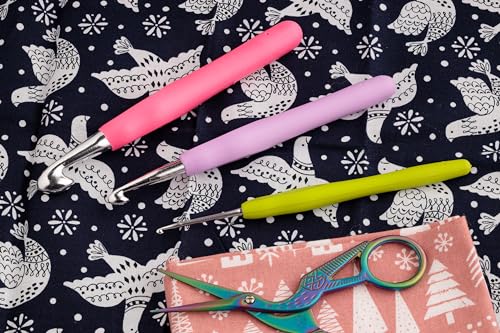 The Quilted Bear Crochet Hook - Ergonomic Soft Grip Silicone Rubber Handle Crochet Hook for Knitting & Crochet in Red, 6mm - Great for Beginners with Full Range of Hook! - Image 4